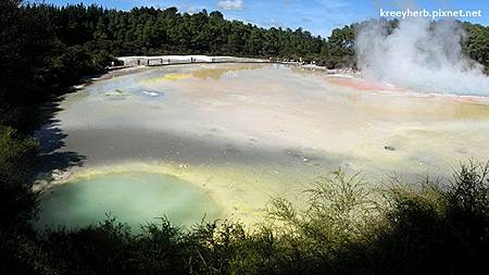 Wai-O-Tapu-Artist's palette