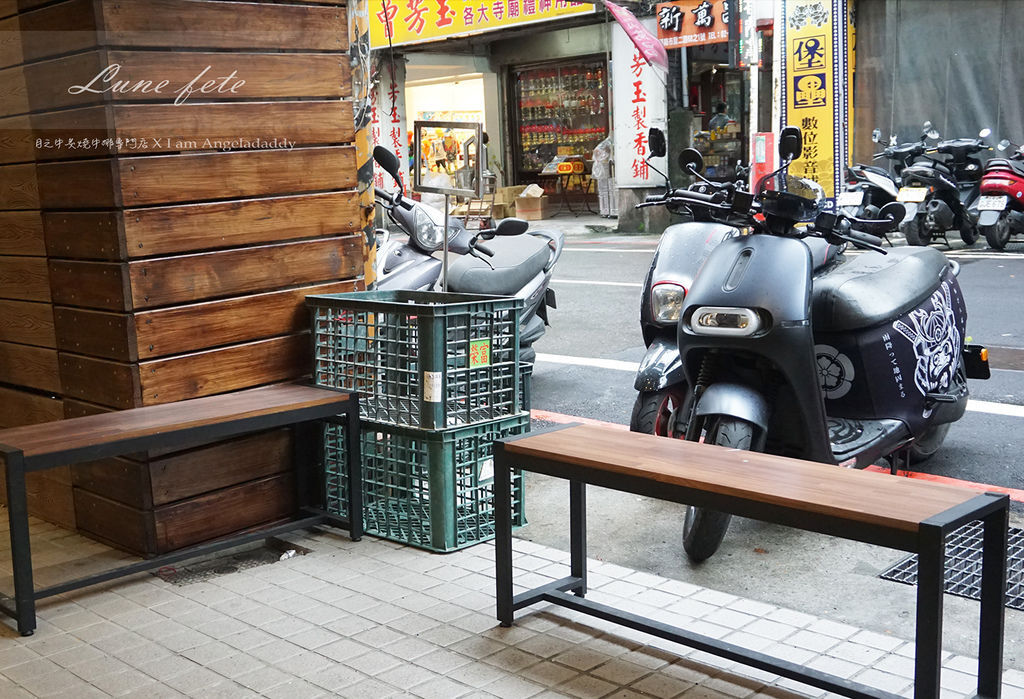 基隆美食 | 基隆廟口月之牛炙燒牛排專賣店   原肉現切牛排 主打海陸雙拼 牛排雙拼套餐！