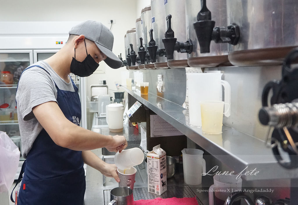 南港中研院默艷 手搖飲料 嚴選SGS認證茶品花品 SQF驗證透明鮮乳 為健康把關！DSC00682.JPG