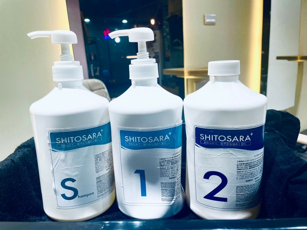 基隆髮廊推薦 霓肆染護專業規劃 遮蓋白髮 平衡髮色 養護髮質 基隆髮廊推薦 霓肆染護專業規劃 遮蓋白髮 平衡髮色 養護髮質