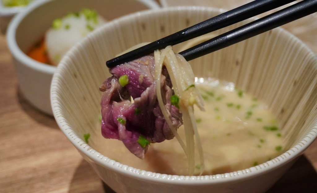 信義市府美食 優喜鍋物專門店 台北必吃這一鍋 除了有迷人的干 信義市府美食 優喜鍋物專門店 台北必吃這一鍋 除了有迷人的干