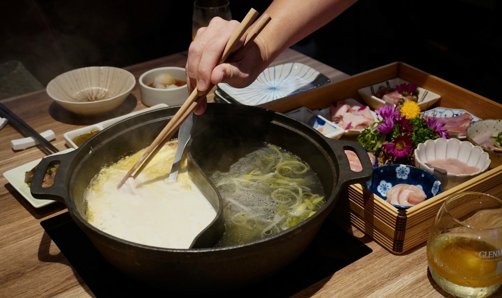 信義市府美食 優喜鍋物專門店 台北必吃這一鍋 除了有迷人的干 信義市府美食 優喜鍋物專門店 台北必吃這一鍋 除了有迷人的干