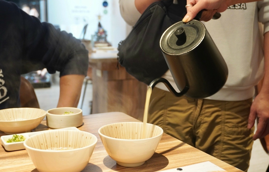 信義市府美食 優喜鍋物專門店 台北必吃這一鍋 除了有迷人的干 信義市府美食 優喜鍋物專門店 台北必吃這一鍋 除了有迷人的干