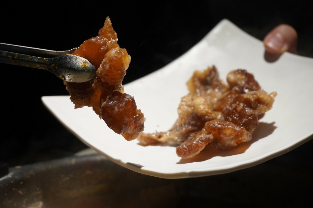 辛殿麻辣火鍋松江店 內裝升級+通過SGS檢驗(不含蘇丹紅) 辛殿麻辣火鍋松江店 內裝升級+通過SGS檢驗(不含蘇丹紅)