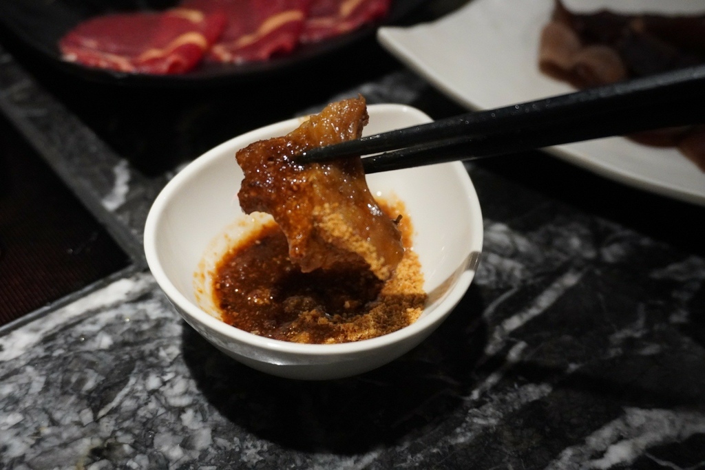 辛殿麻辣火鍋松江店 內裝升級+通過SGS檢驗(不含蘇丹紅) 辛殿麻辣火鍋松江店 內裝升級+通過SGS檢驗(不含蘇丹紅)