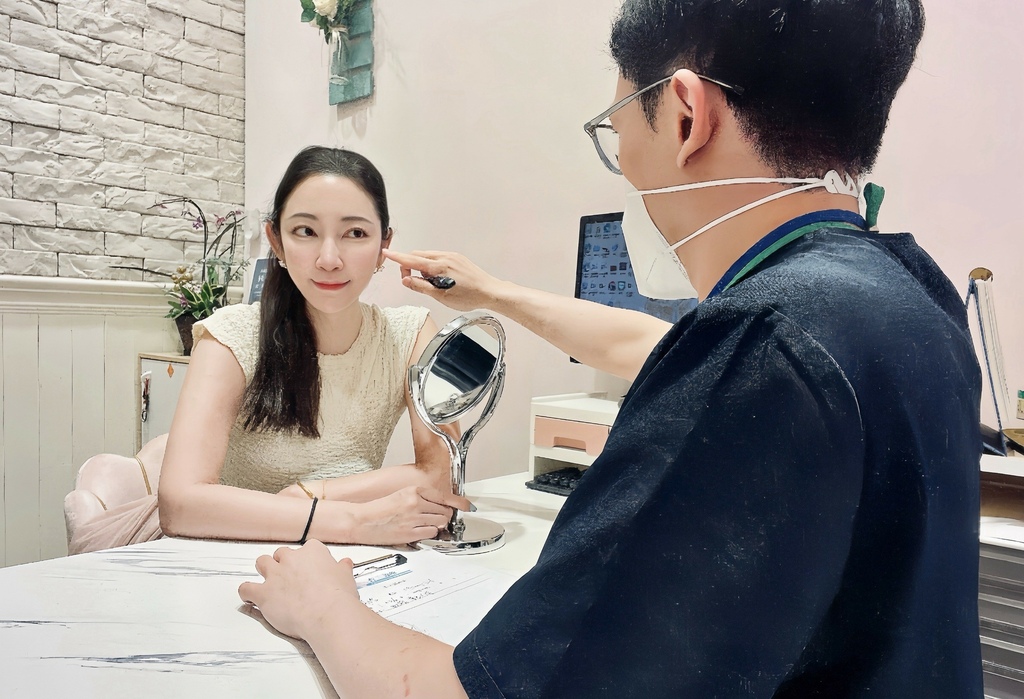 新竹杏芙診所 輕度酒糟別拖延 專業健保皮膚科 VS 醫美脈衝