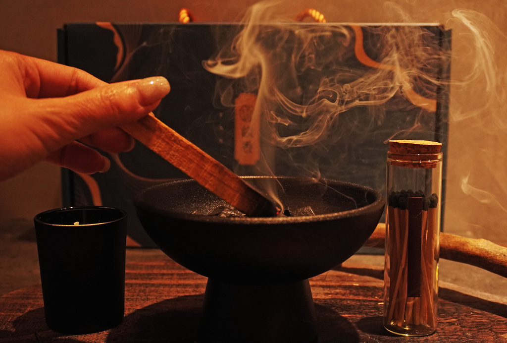 【慢漫谈香】秘鲁圣木精装礼盒 揭开秘鲁A+爆油圣木神秘面纱 【慢漫谈香】秘鲁圣木精装礼盒 揭开秘鲁A+爆油圣木神秘面纱