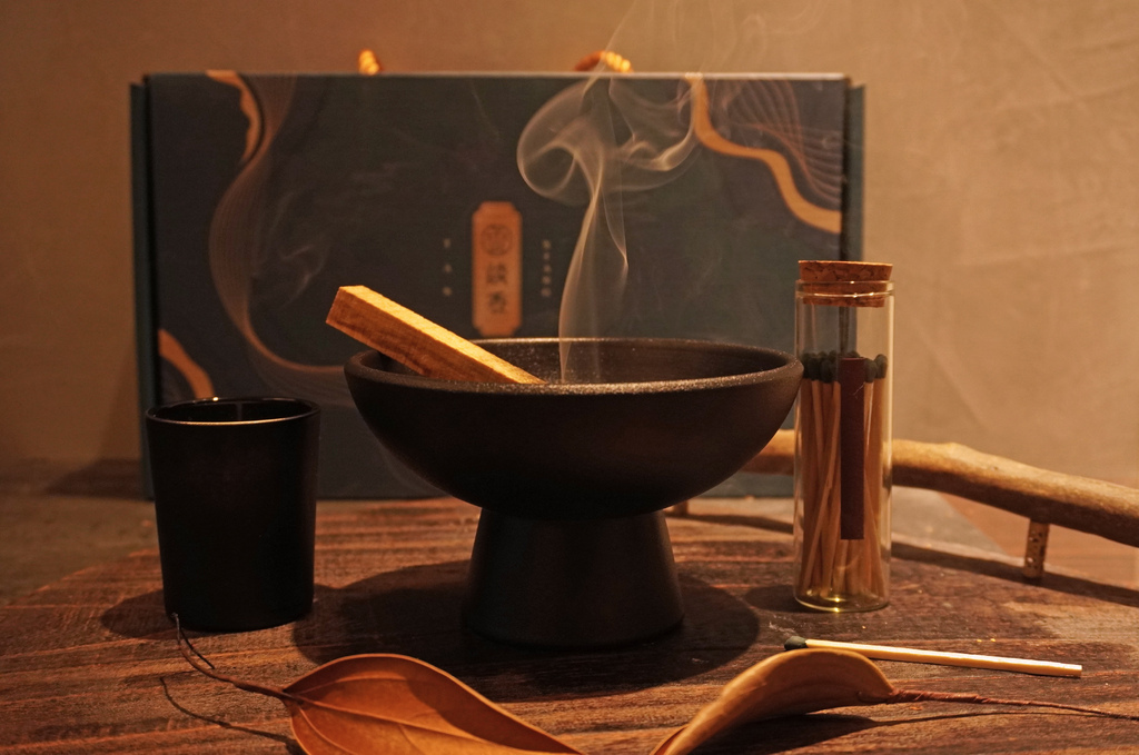 【慢漫谈香】秘鲁圣木精装礼盒 揭开秘鲁A+爆油圣木神秘面纱 【慢漫谈香】秘鲁圣木精装礼盒 揭开秘鲁A+爆油圣木神秘面纱