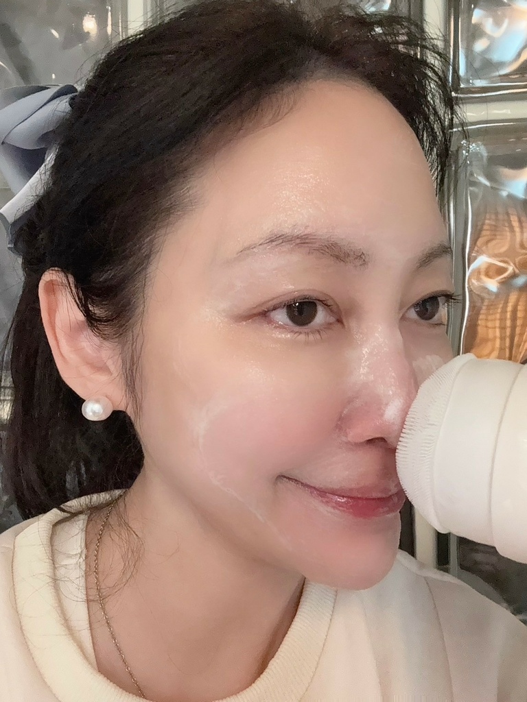 Hi你有聽過美容儀專家-NUEVA嗎？今天就來開箱3樣居家美