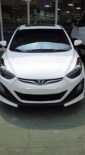 現代Elantra 裝貼美國V-KOOL隔熱紙V40前檔及G05車身 現代Elantra 裝貼美國V-KOOL隔熱紙V40前檔及G05車身