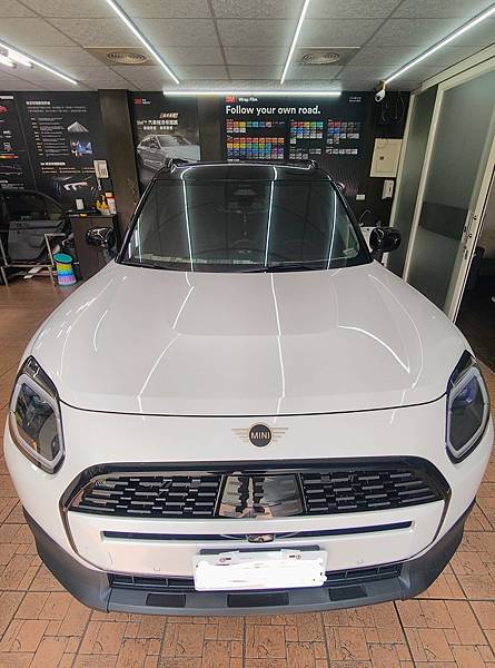 MINI COUNTRYMAN 裝貼美國頂級V-KOOL隔