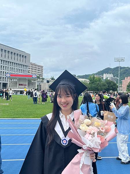 113普考一般行政(正)001-張芷綾(生活照)(政大)(超級函授)(4.5個月)(應屆).jpg 113普考一般行政(正)001-張芷綾(生活照)(政大)(超級函授)(4.5個月)(應屆).jpg