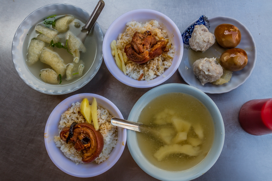 台中美食 - 第五市場太空紅茶冰+阿彬爌肉飯