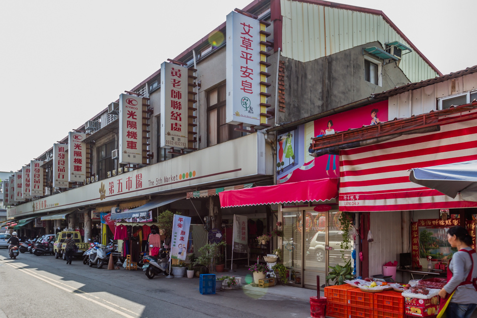 台中美食 - 第五市場太空紅茶冰+阿彬爌肉飯