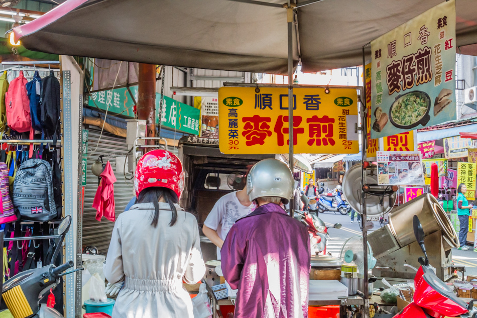 台中小吃 - 第三市場麥仔煎+神奇小水果