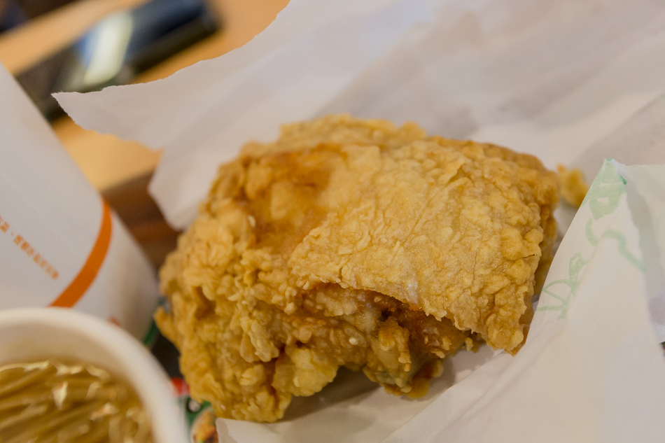 丹丹漢堡2015年版菜單 丹丹漢堡2015年版菜單,鮮嫩多汁的雞腿展示