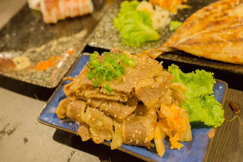 高雄美食- 藏本燒 - 炭火串燒/日式關東煮 高雄美食- 藏本燒 - 炭火串燒/日式關東煮