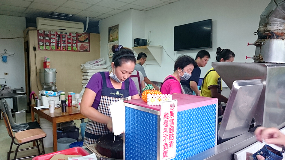 左營果貿社區道地蔥油餅 左營果貿社區道地蔥油餅