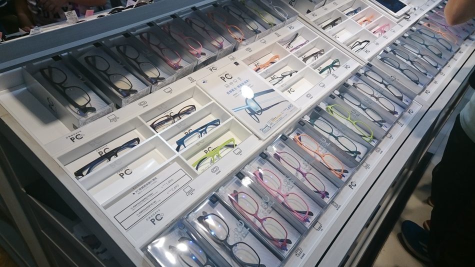 OWNDAYS日本連鎖眼鏡品牌漢神巨蛋 OWNDAYS日本連鎖眼鏡品牌漢神巨蛋