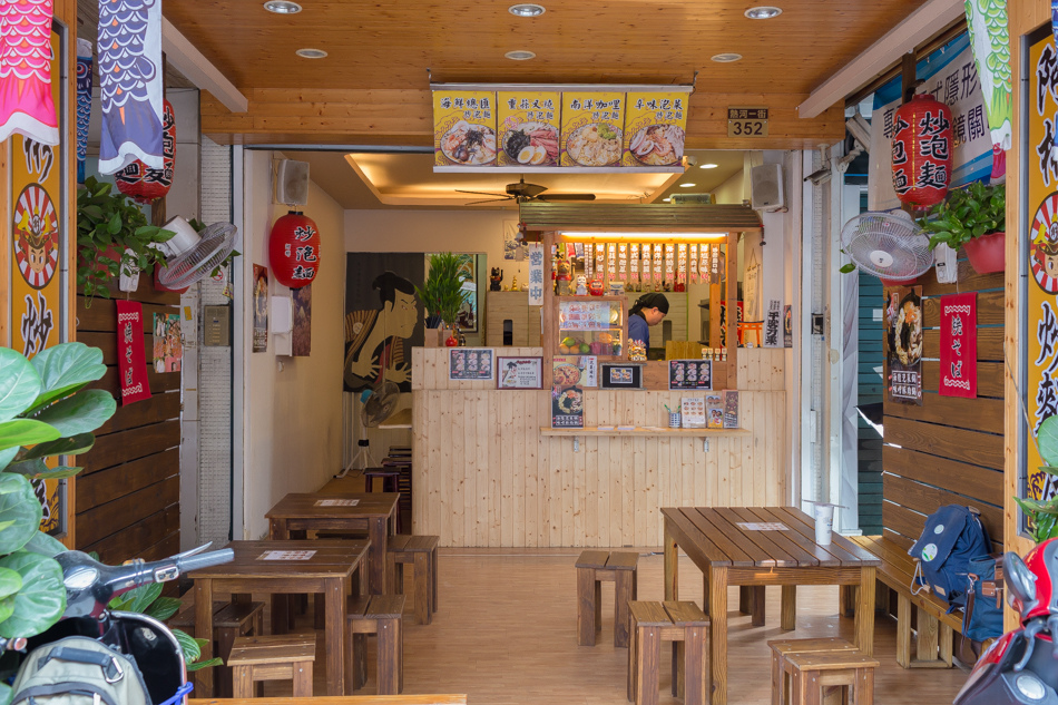 高雄美食/凹子底美食/熱河街美食/吉林夜市美食-阿彬炒麵屋 高雄美食/凹子底美食/熱河街美食/吉林夜市美食-阿彬炒麵屋