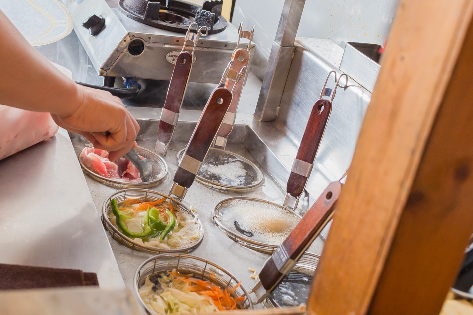 高雄美食/凹子底美食/熱河街美食/吉林夜市美食-阿彬炒麵屋 高雄美食/凹子底美食/熱河街美食/吉林夜市美食-阿彬炒麵屋