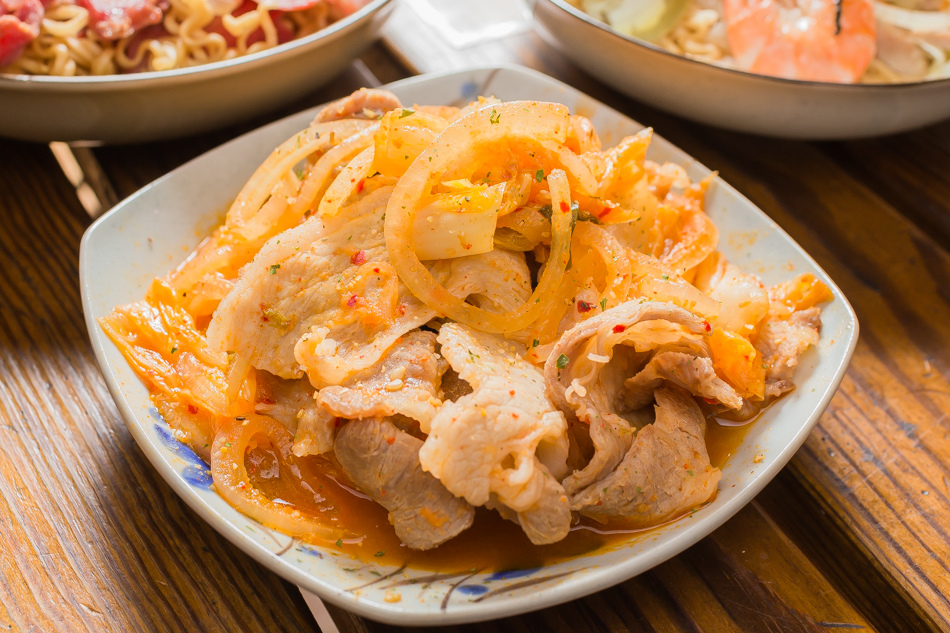 高雄美食/凹子底美食/熱河街美食/吉林夜市美食-阿彬炒麵屋 高雄美食/凹子底美食/熱河街美食/吉林夜市美食-阿彬炒麵屋