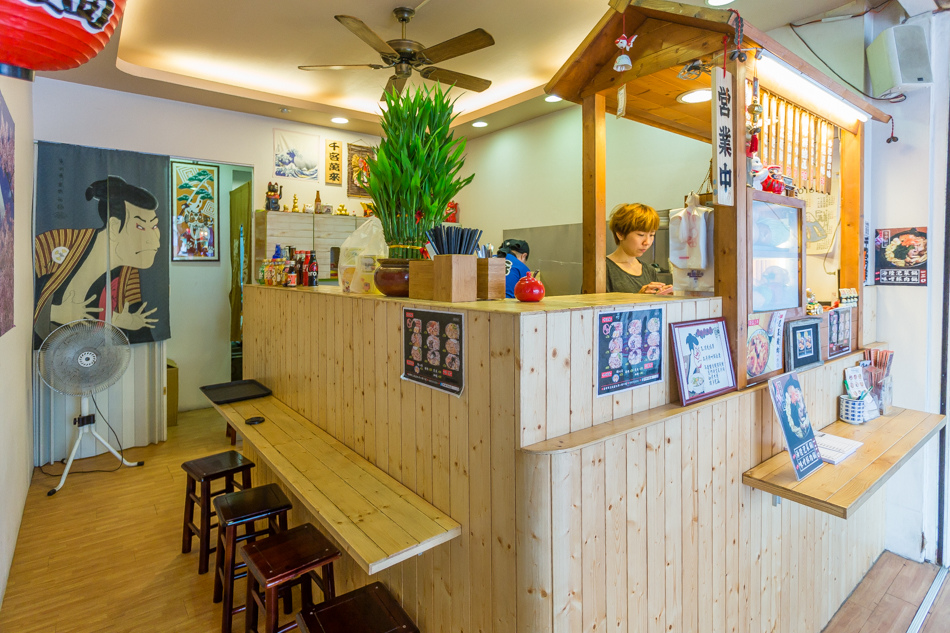 高雄美食/凹子底美食/熱河街美食/吉林夜市美食-阿彬炒麵屋 高雄美食/凹子底美食/熱河街美食/吉林夜市美食-阿彬炒麵屋