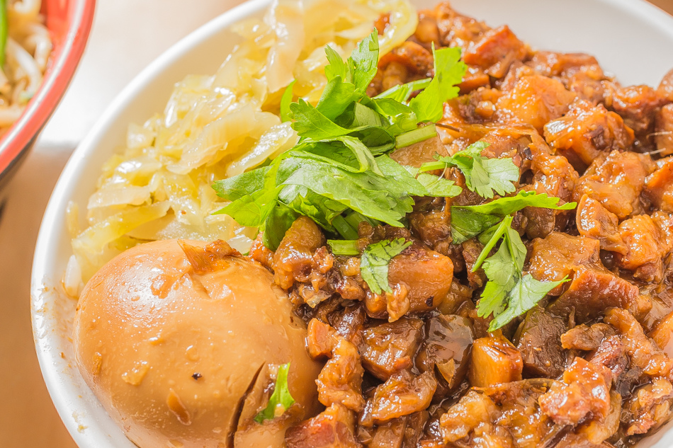 屏東美食 - 阿群麵館 / 肉臊飯 / 滷肉飯 / 黑白切 屏東美食 - 阿群麵館 / 肉臊飯 / 滷肉飯 / 黑白切