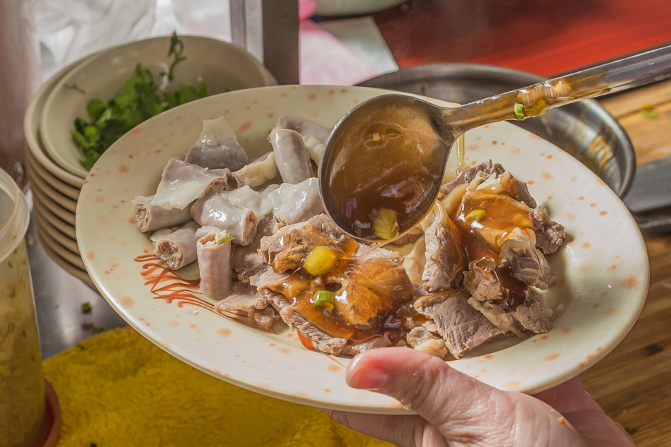 屏東美食 - 阿群麵館 / 肉臊飯 / 滷肉飯 / 黑白切 屏東美食 - 阿群麵館 / 肉臊飯 / 滷肉飯 / 黑白切