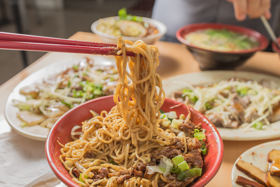 屏東美食 - 阿群麵館 / 肉臊飯 / 滷肉飯 / 黑白切