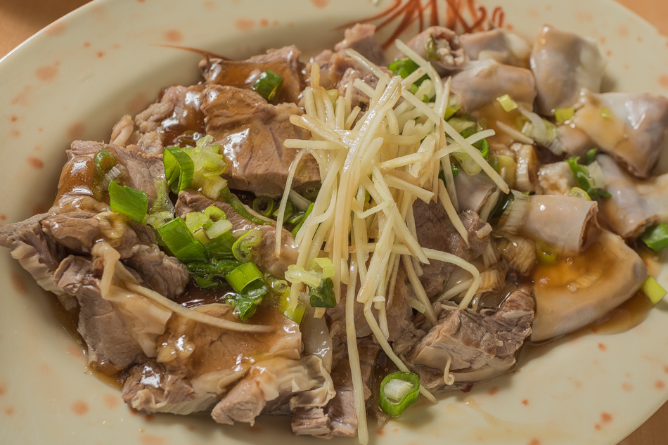 屏東美食 - 阿群麵館 / 肉臊飯 / 滷肉飯 / 黑白切 屏東美食 - 阿群麵館 / 肉臊飯 / 滷肉飯 / 黑白切