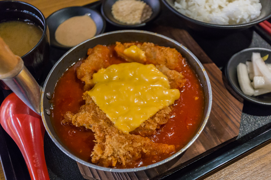 高雄美食 - 豚一屋豬排 / 左營新光三越