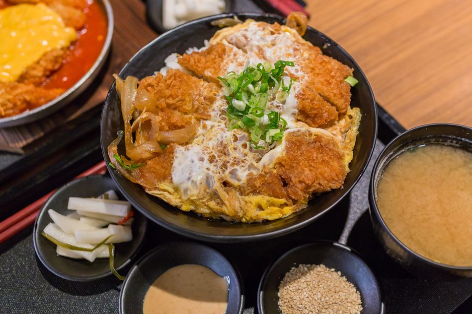 高雄美食 - 豚一屋豬排 / 左營新光三越 高雄美食 - 豚一屋豬排 / 左營新光三越