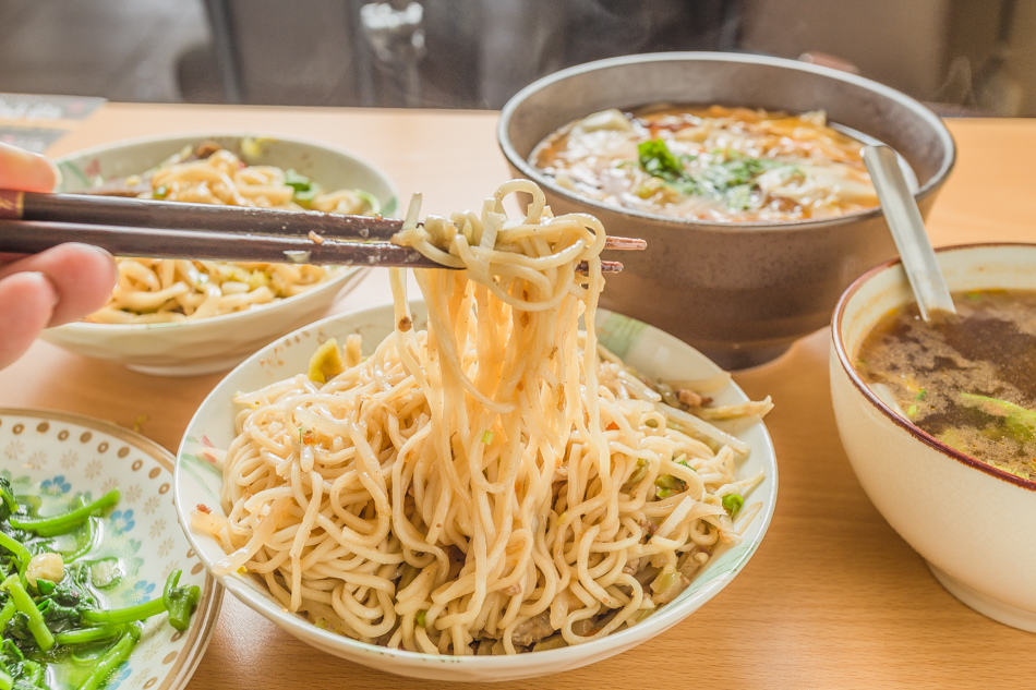 高雄美食 - 鳳山老地方牛肉麵