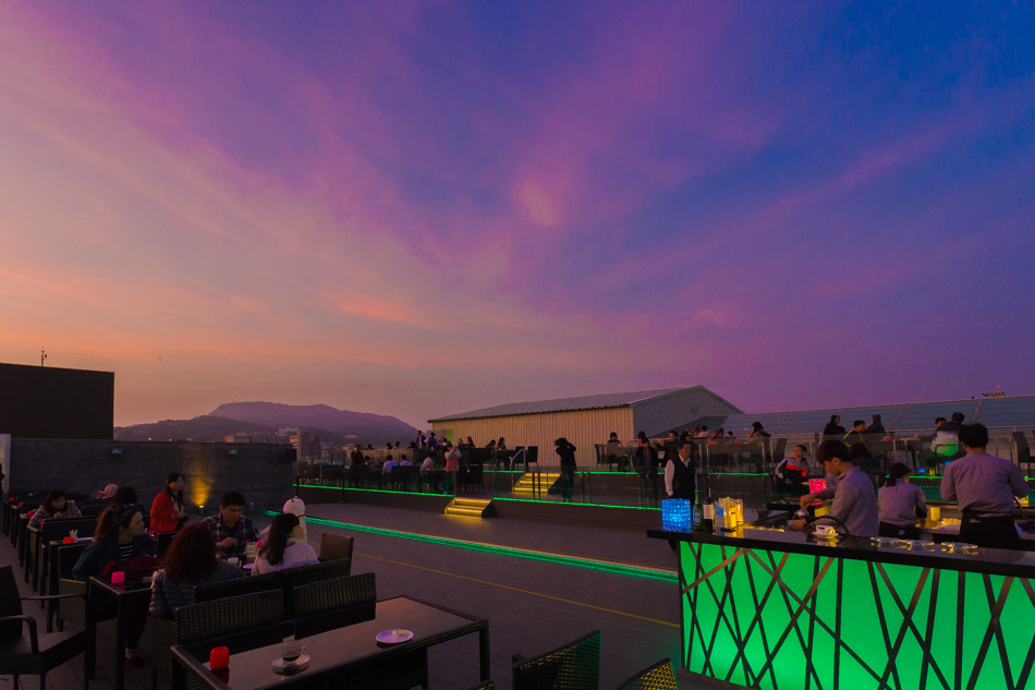 城市商旅-駁二SKY BAR 城市商旅-駁二SKY BAR
