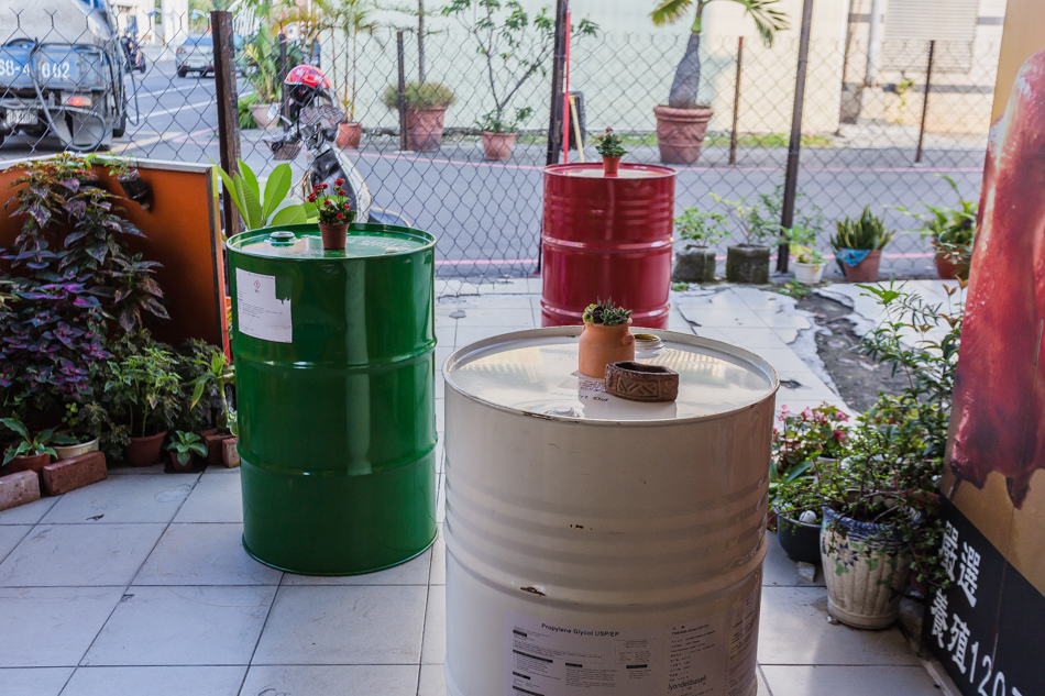 鄰舍現烤桶仔雞/屏東千禧公園 鄰舍現烤桶仔雞/屏東千禧公園