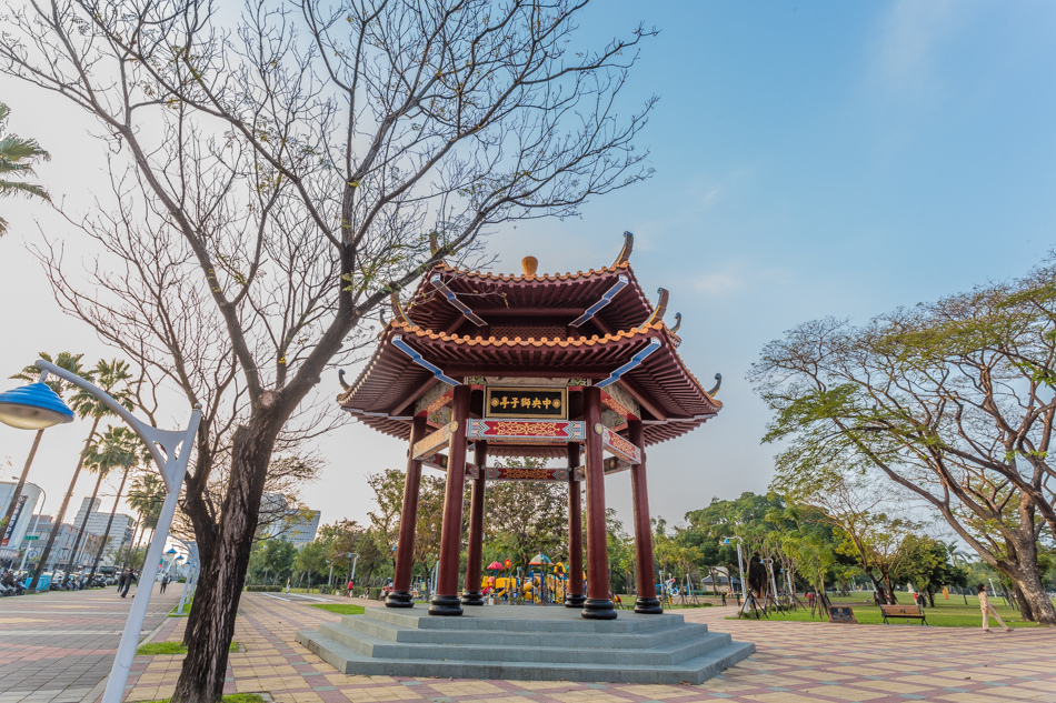 屏東美食 - 鄰舍現烤桶仔雞/屏東千禧公園