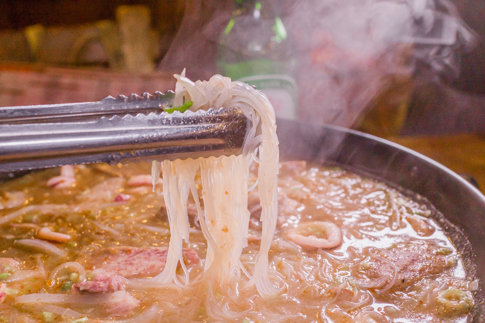 高雄美食 - 鳳山美食152番地 燒烤日本料理祖傳燜鴨澎湖芋香米粉