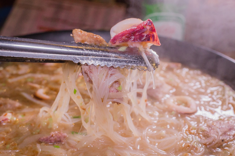 高雄美食 - 鳳山美食152番地 燒烤日本料理祖傳燜鴨澎湖芋香米粉