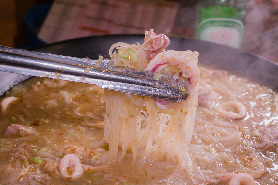 高雄美食 - 鳳山美食152番地 燒烤日本料理祖傳燜鴨澎湖芋香米粉