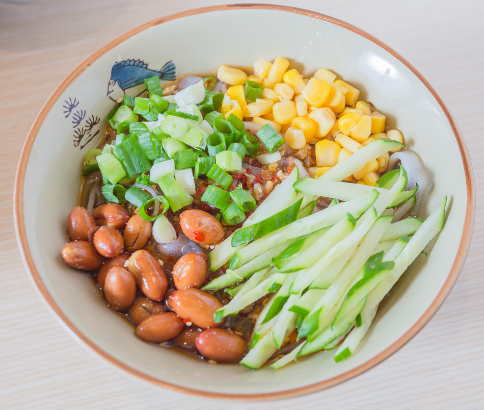 高雄美食 - 鐵雄食堂 / 鍋燒意麵 | 酸辣粉