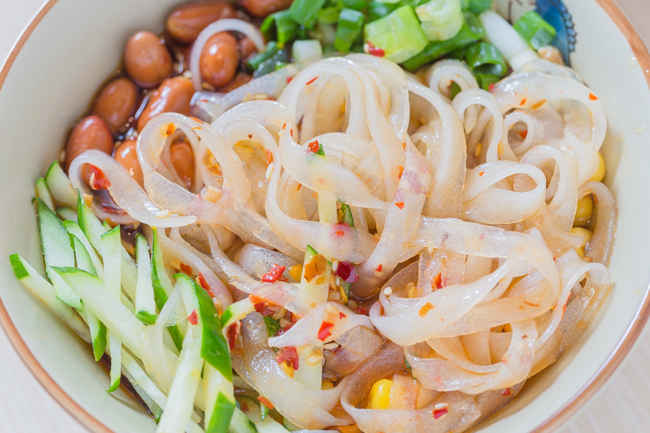 高雄美食 - 鐵雄食堂 / 鍋燒意麵 | 酸辣粉