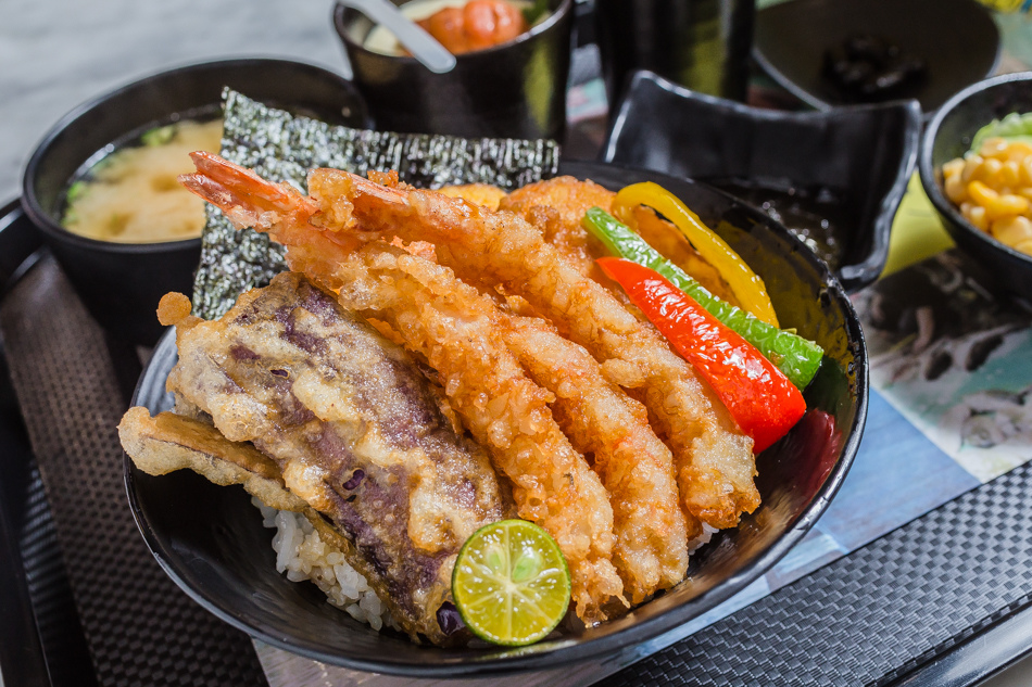 高雄美食-義大世界初丼