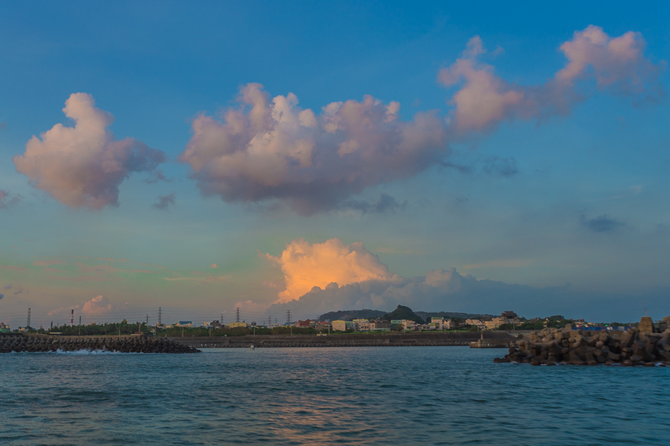 高雄旅遊-小港鳳鼻頭衝到小琉球新航班 高雄旅遊-小港鳳鼻頭衝到小琉球新航班