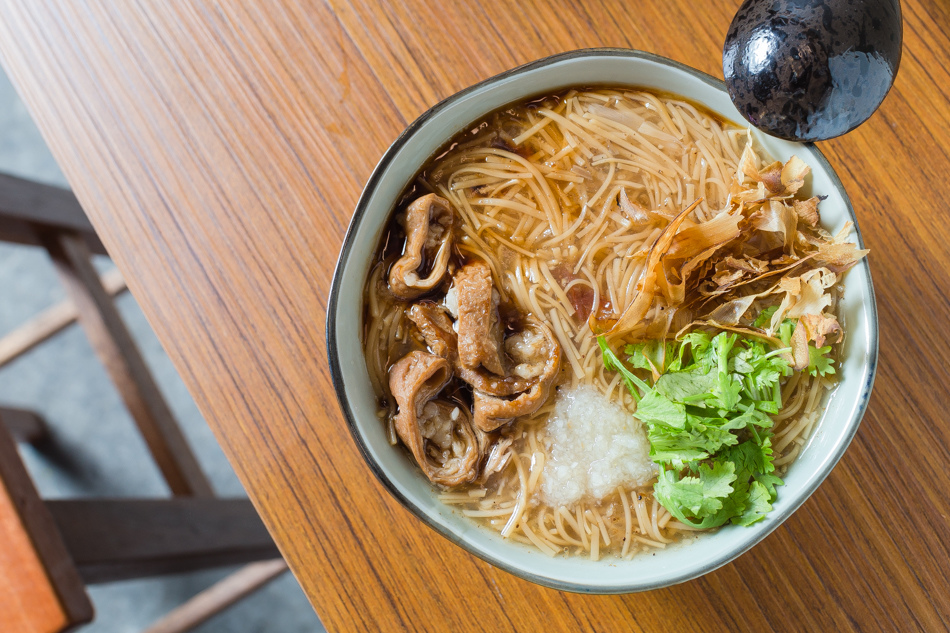 鳳山美食參福麵線。豆腐