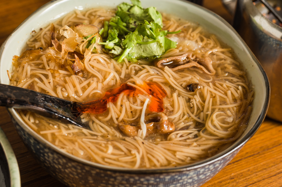 鳳山美食參福麵線。豆腐