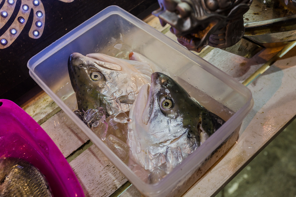雄出沒岩燒生蠔愛河店 雄出沒岩燒生蠔愛河店