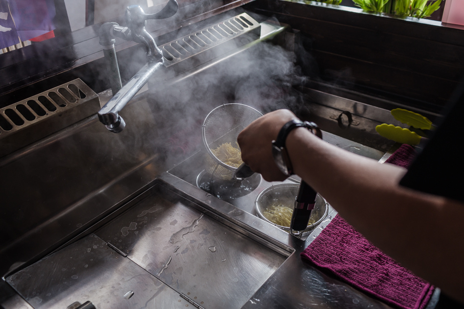 高雄美食 - 九湯屋拉麵 - 苓雅店 高雄美食 - 九湯屋拉麵 - 苓雅店