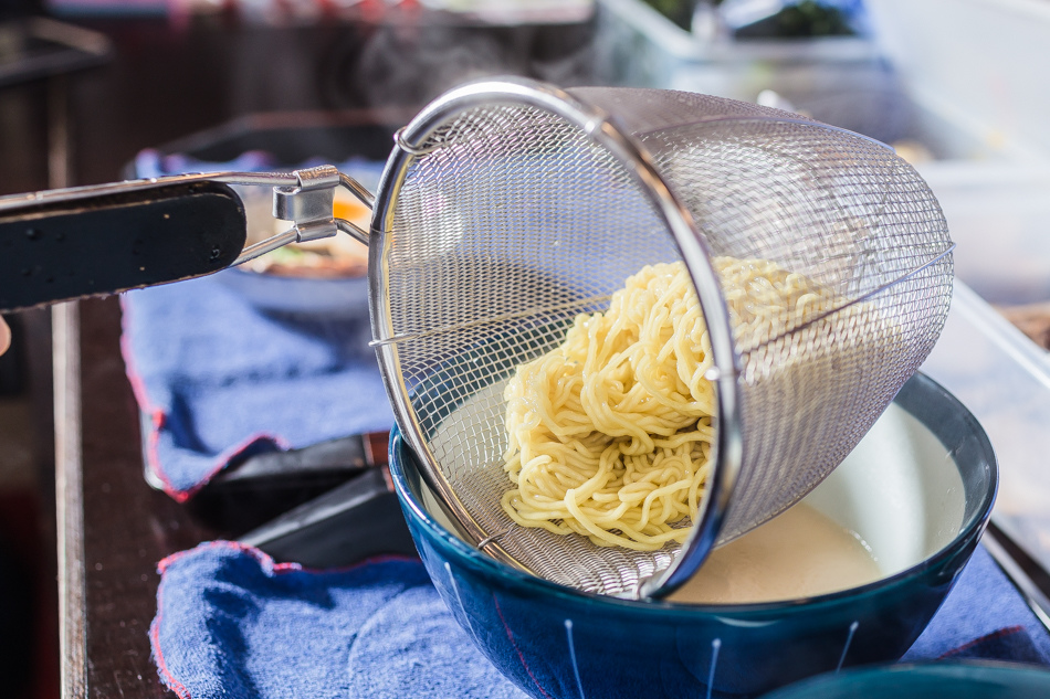 高雄美食 - 九湯屋拉麵 - 苓雅店 高雄美食 - 九湯屋拉麵 - 苓雅店