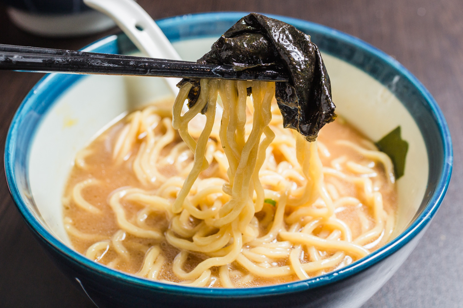 高雄美食 - 九湯屋拉麵 - 苓雅店 高雄美食 - 九湯屋拉麵 - 苓雅店